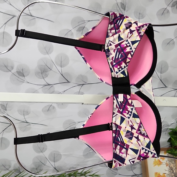 VS PINK Wear Everywhere Push-up Bra - Picture 8 of 8